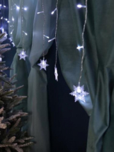 Новогоднее украшение MILAND Гирлянда Бахрома со снежинками 5х0,8м 216 белые лампы, 8 режимов