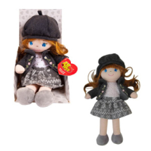 Кукла ABtoys Мягкое сердце, мягконабивная, в серой шапочке и фетровом костюме, 36 см, в открытой коробке