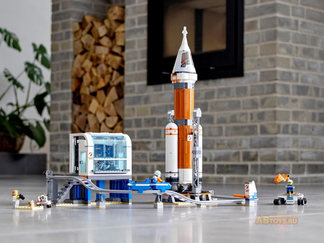 Конструктор LEGO City Space Port Ракета для запуска в далекий космос и  пульт управления запуском