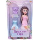 Кукла ABtoys Времена года в платье с медвежонком и вторым платьем 17 см в ассортименте